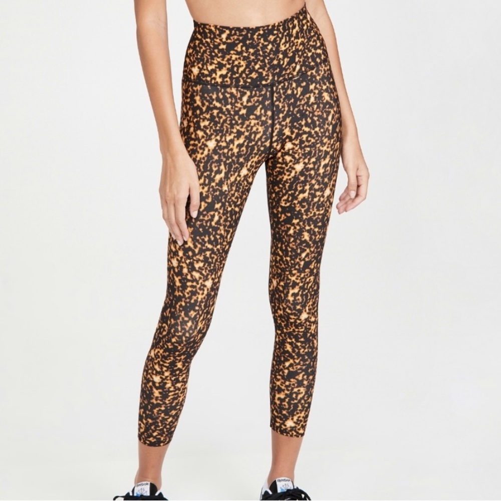 🟣 NWOT WeWoreWhat Leggings - Patterned